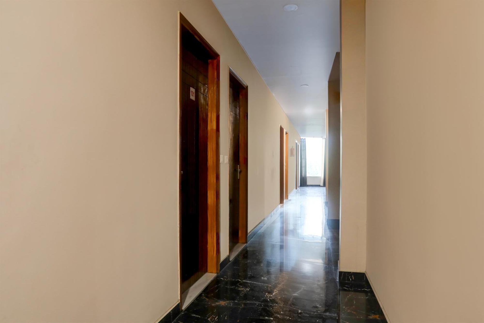 Hotel O Rana Hotel & Restaurant Мератх Экстерьер фото